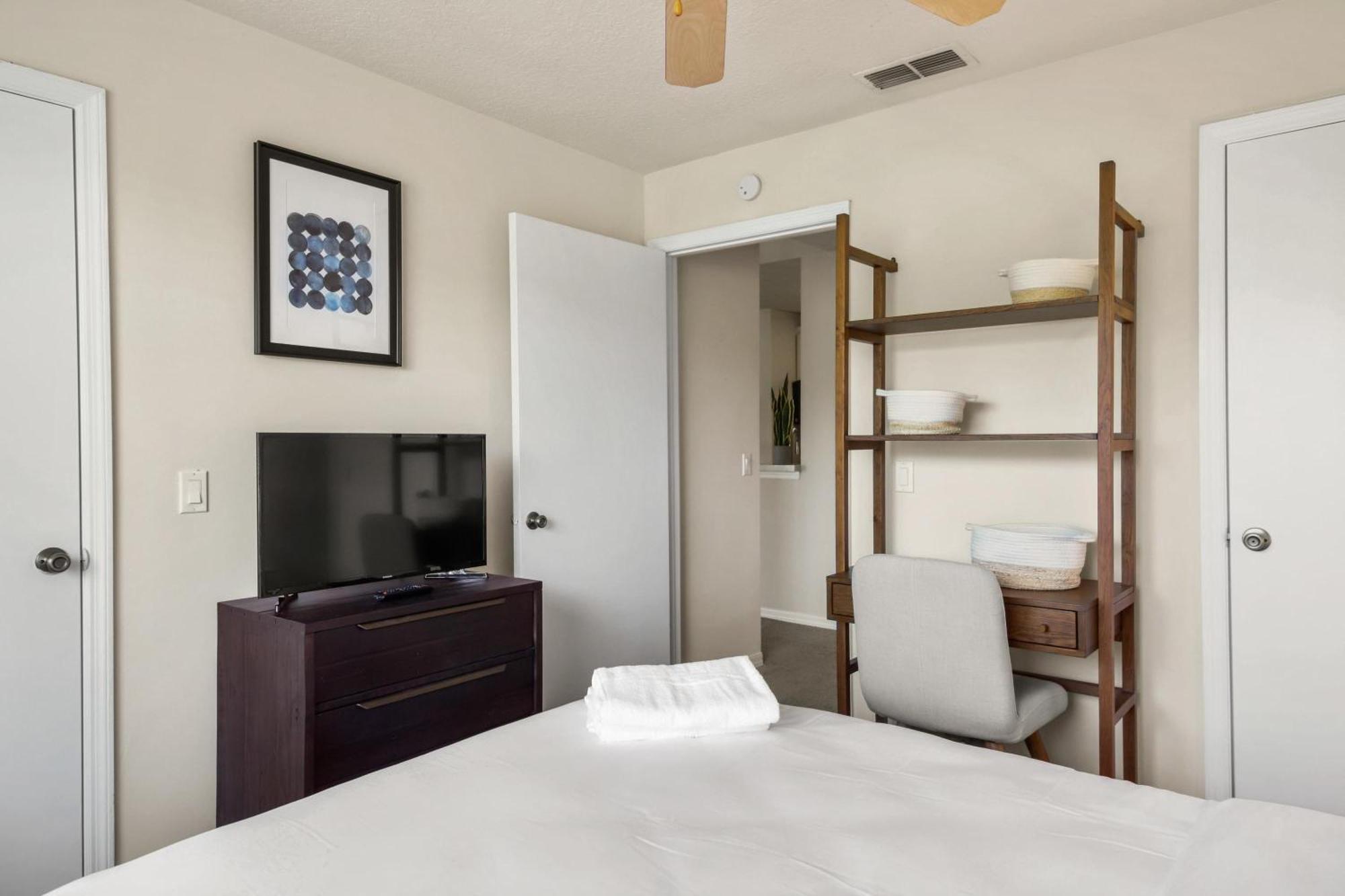 Beautiful 2Br W Balcony Pool Gym Tennis 브레던톤 외부 사진
