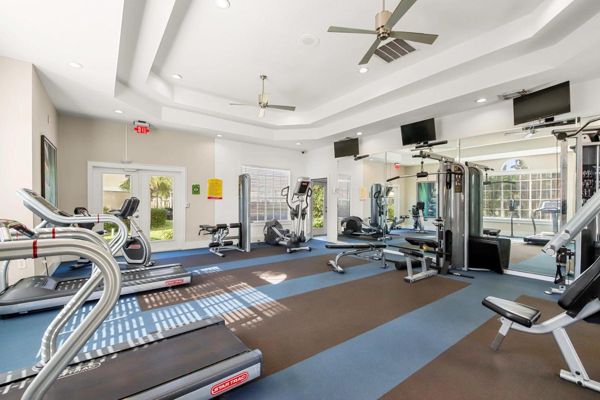 Beautiful 2Br W Balcony Pool Gym Tennis 브레던톤 외부 사진