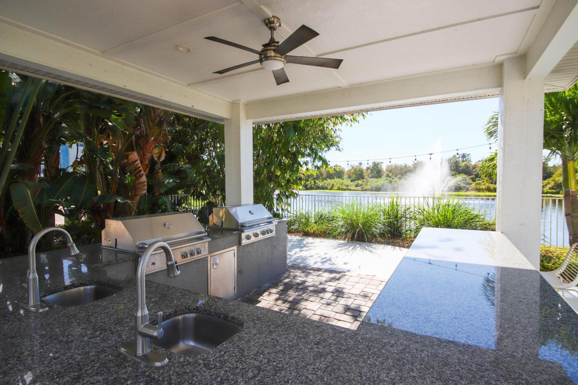Beautiful 2Br W Balcony Pool Gym Tennis 브레던톤 외부 사진
